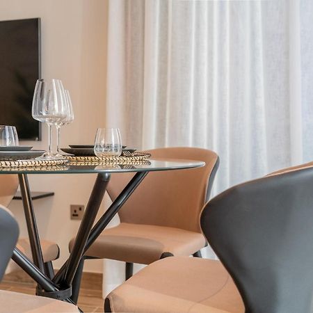 Desert Living Luxury Condo - Jumeirah Living Marina Gate دبي المظهر الخارجي الصورة